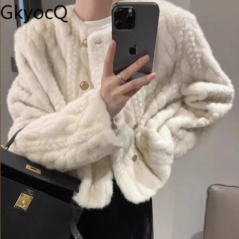 GkyocQ 2023 Fall and Winter New Thickened Small Perfume Wind Faux Fur Coat Female Round Neck Double-breasted Short Loose Jacket
GkyocQ 2023 Fall and Winter New Thickened Small Perfume Wind Faux Fur Coat Female Round Neck Double-breasted Short Loose Jacket