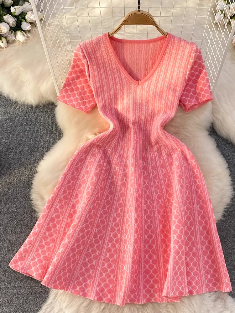2025 New Knit Dresses V Neck Short Sleeve Female Slim Plaid Vestidos Elegantes Para Mujer Small Fragrance Summer Women Clothing
2025 New Knit Dresses V Neck Short Sleeve Female Slim Plaid Vestidos Elegantes Para Mujer Small Fragrance Summer Women Clothing