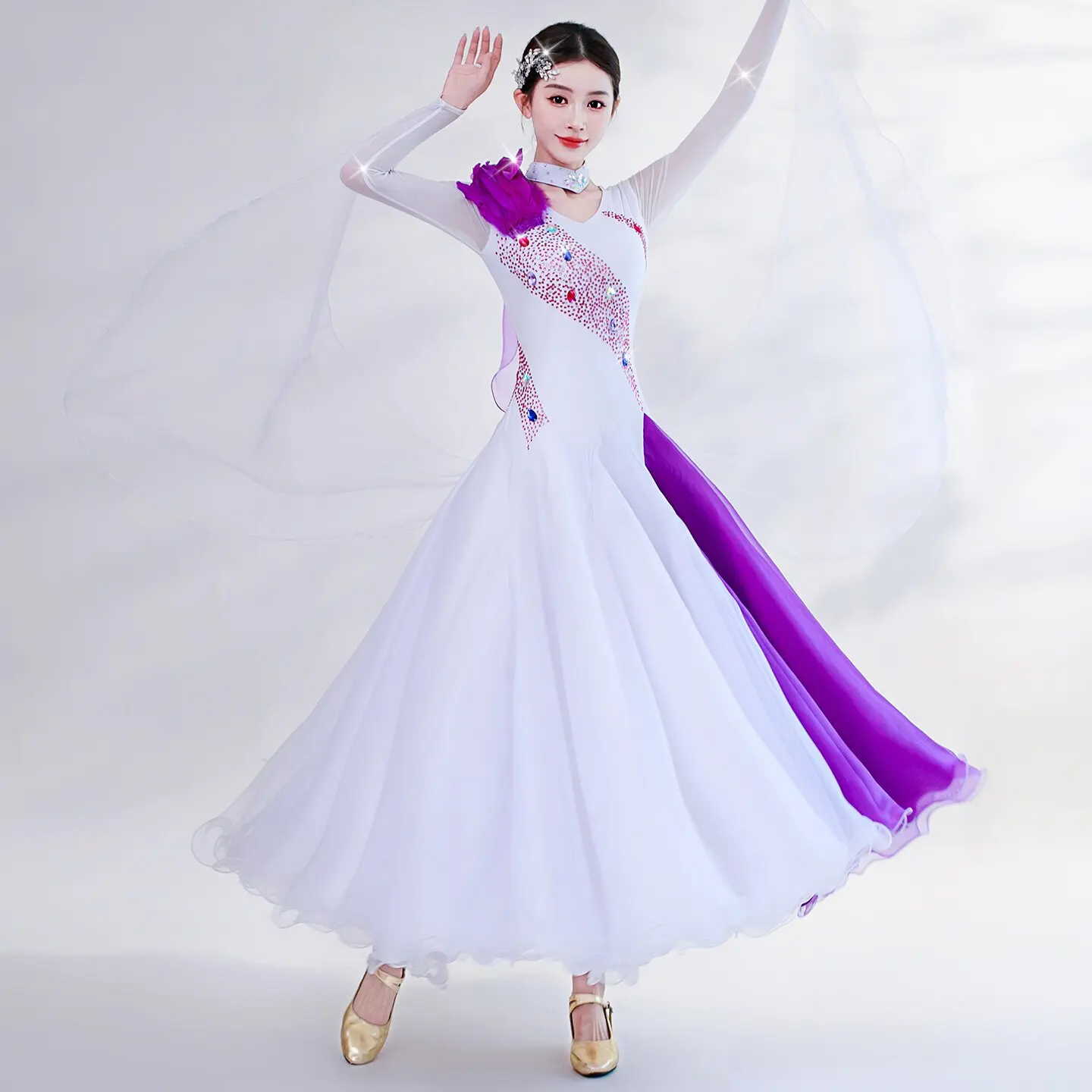 New White And Purple Modern Dance Elegant Contrasting Color Feather Decoration Noble Ballroom Dance Waltz Professional Costumes
New White And Purple Modern Dance Elegant Contrasting Color Feather Decoration Noble Ballroom Dance Waltz Professional Costumes