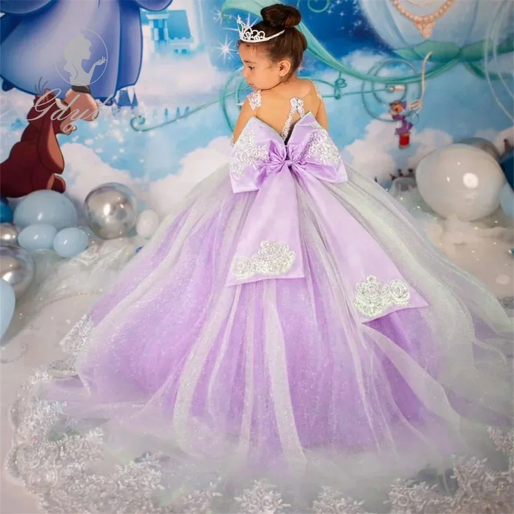 Customized White Applique Flower Girl Dress Illusion Long Sleeve Maxi Satin Sparkling Fluffy Tulle Ball Gown Communion Dress
Customized White Applique Flower Girl Dress Illusion Long Sleeve Maxi Satin Sparkling Fluffy Tulle Ball Gown Communion Dress
