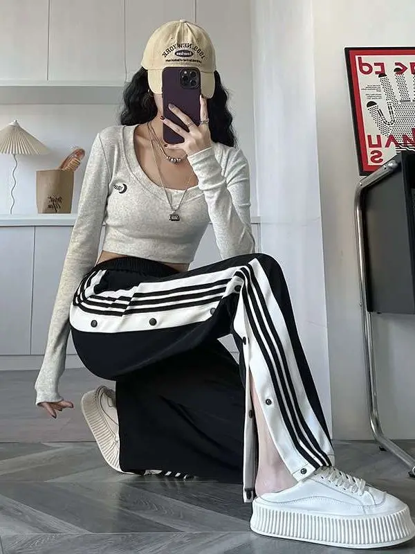 Bla High Waist Wide Leg Pants Women's Straight Street Sle Casual Trousers with Side Stripe PVC Material for Middle-Aged W...
Bla High Waist Wide Leg Pants Women's Straight Street Sle Casual Trousers with Side Stripe PVC Material for Middle-Aged W...