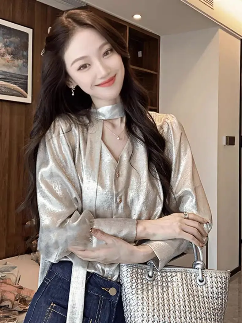 Элегантная женская рубашка с V-образным вырезом и длинными рукавами, новинка весенне-осеннего сезона, свободная, стройнящая, универсальная, для повседневной носки, в корейском стиле, повседневная рубашка
Элегантная женская рубашка с V-образным вырезом и длинными рукавами, новинка весенне-осеннего сезона, свободная, стройнящая, универсальная, для повседневной носки, в корейском стиле, повседневная рубашка