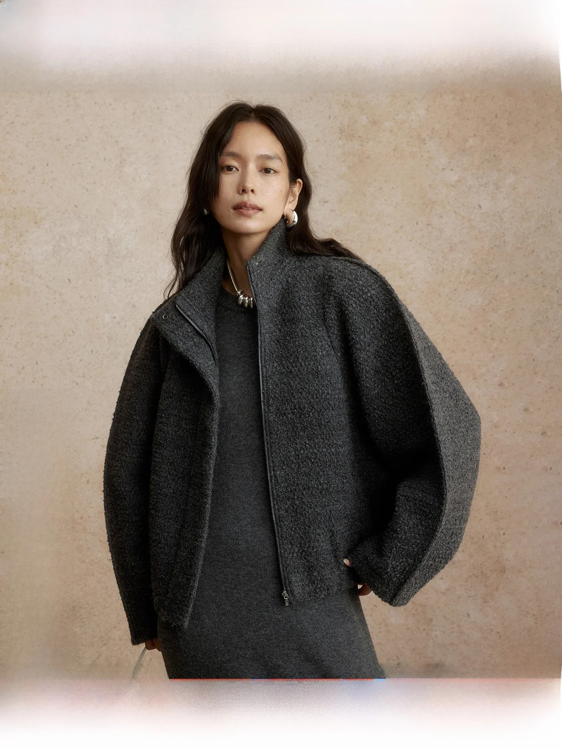 ZhiZhi QingYouEagle Women's Woolen Stand Collar Jacket Casual Versatile Commute Winter Outerwear Fashionable Short Coat
ZhiZhi QingYouEagle Women's Woolen Stand Collar Jacket Casual Versatile Commute Winter Outerwear Fashionable Short Coat