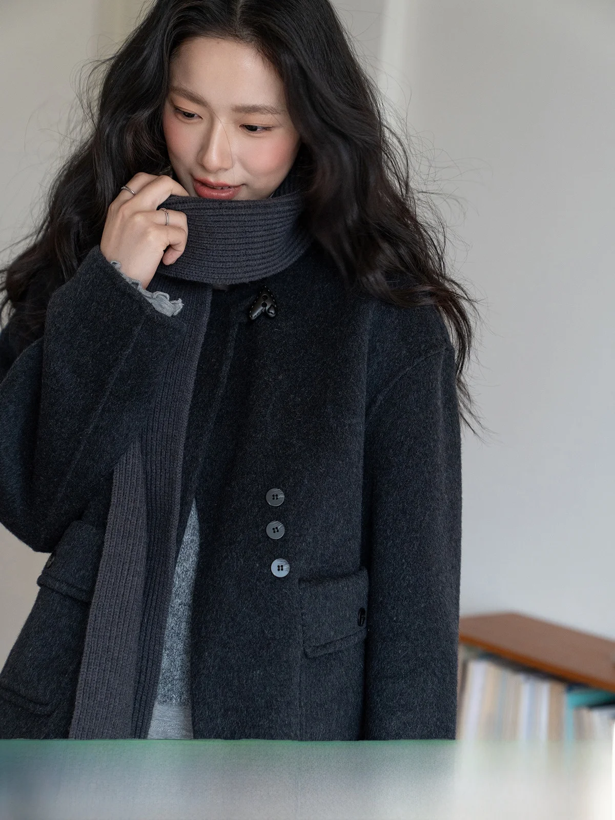 Double-Faced Camere Woolen Jaet ort round Ne Women's Winter Faion Small Size High-End Feelings Coat in Bla
Double-Faced Camere Woolen Jaet ort round Ne Women's Winter Faion Small Size High-End Feelings Coat in Bla