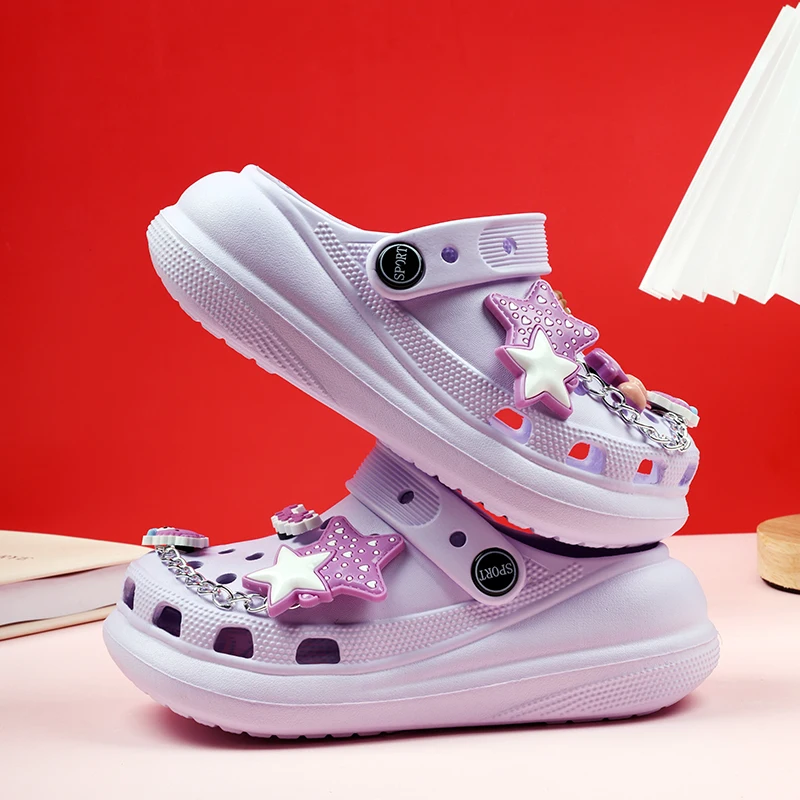 A pair of children's summer sandals with soft soles, comfortable to wear and featuring cartoon decorations. Model: XJ-6019
A pair of children's summer sandals with soft soles, comfortable to wear and featuring cartoon decorations. Model: XJ-6019