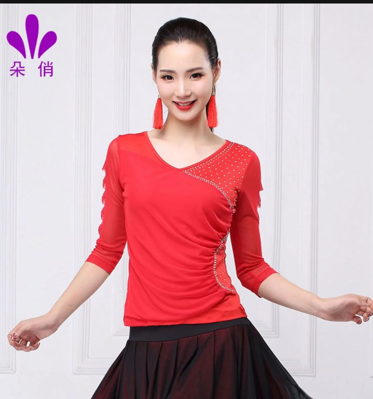 1pcs/lot woman fahsion latin ballroom dance top lady rhinestone hallow out sleeve dancing top
1pcs/lot woman fahsion latin ballroom dance top lady rhinestone hallow out sleeve dancing top