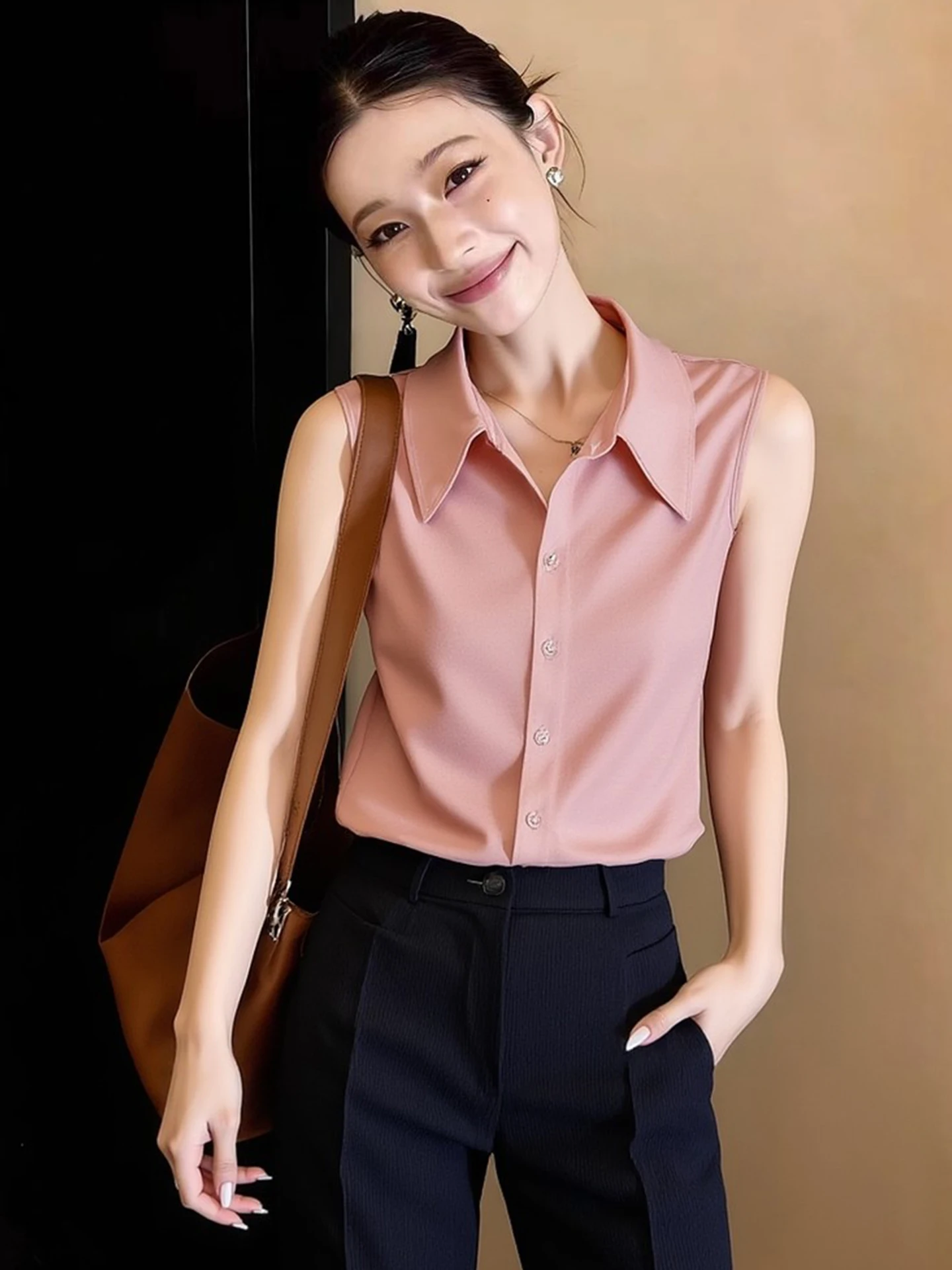 Spring Commute Sleeveless Neck Vest Comfortable Base Layer Shirt Fashionable Anti-Aging Top Spring Versatile Ladies Inne...
Spring Commute Sleeveless Neck Vest Comfortable Base Layer Shirt Fashionable Anti-Aging Top Spring Versatile Ladies Inne...