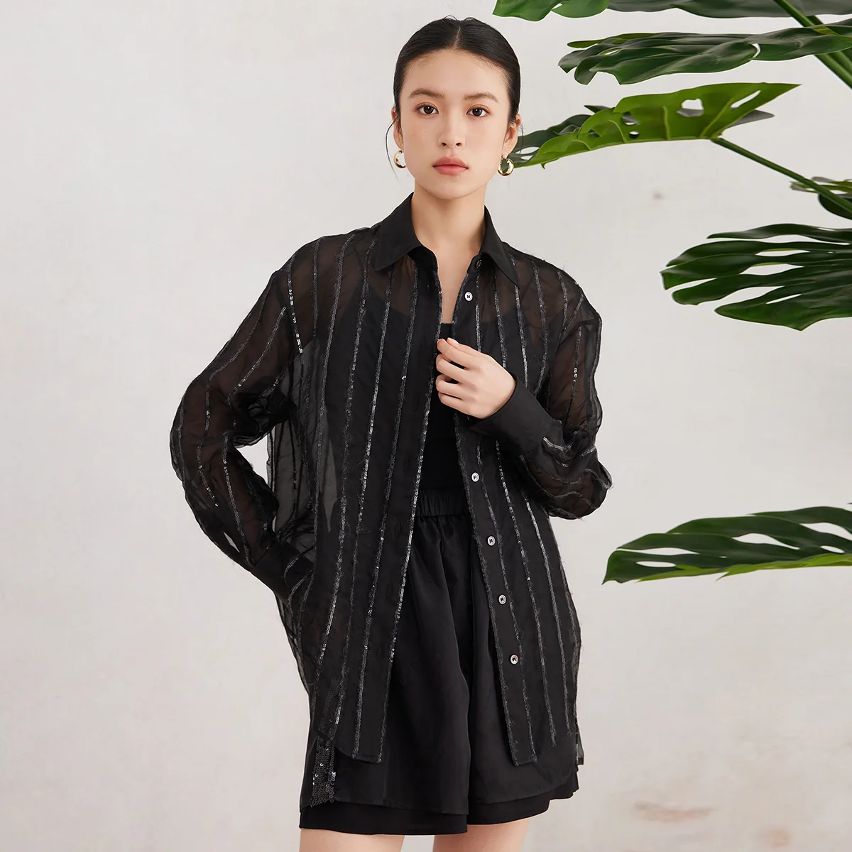 K3033W Chain decoration high-quality luxury women's clothing sequins 100% silk blouse
K3033W Chain decoration high-quality luxury women's clothing sequins 100% silk blouse