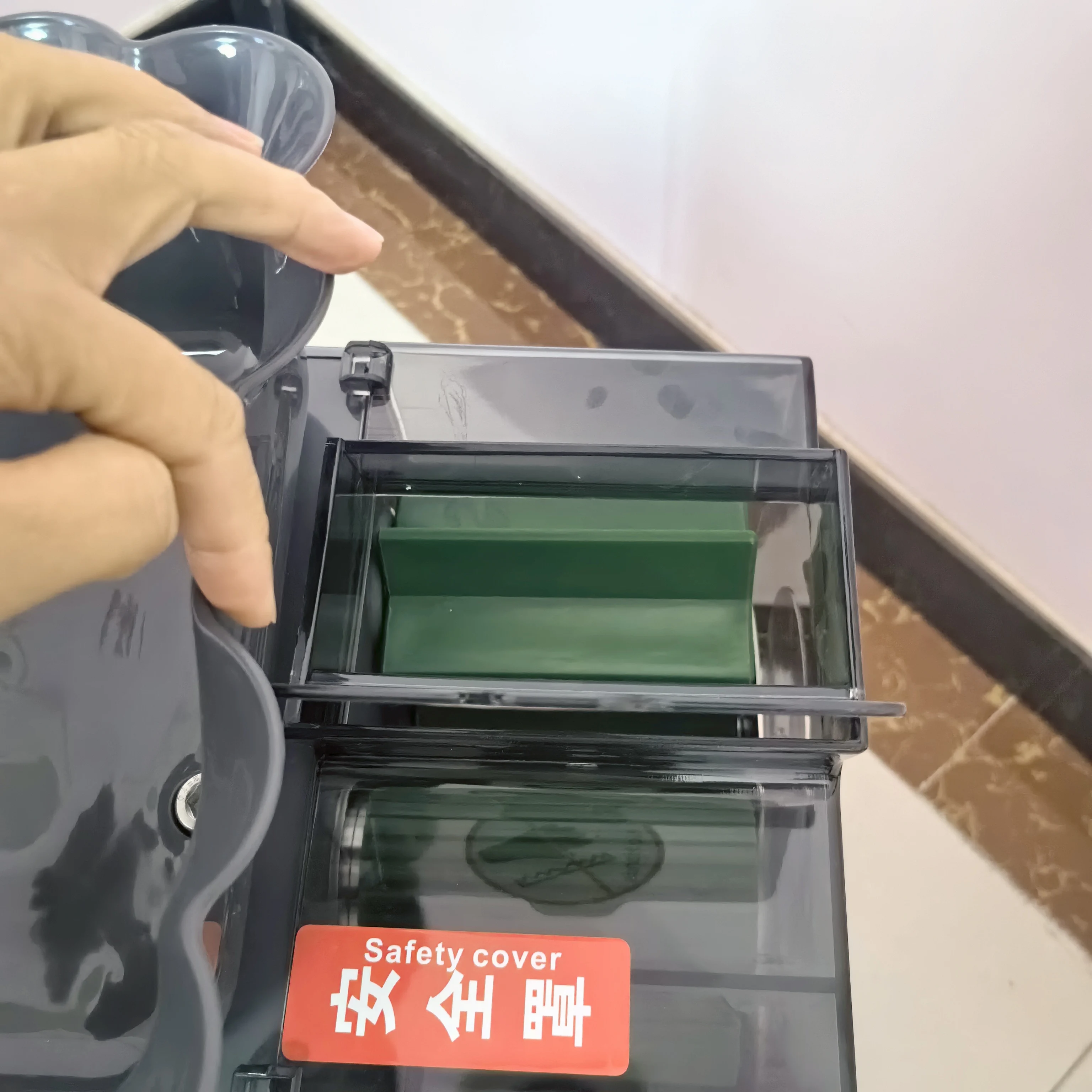 Коммерческая автоматическая соковыжималка для кафе и магазинов молочного чая, с функцией отделения мякоти, для свежевыжатого апельсинового сока
Коммерческая автоматическая соковыжималка для кафе и магазинов молочного чая, с функцией отделения мякоти, для свежевыжатого апельсинового сока