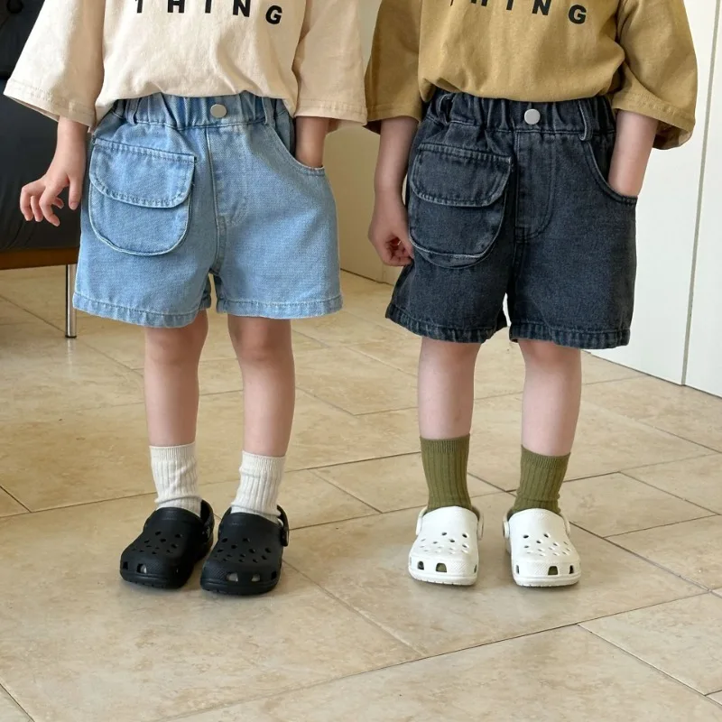 Kid's Summer Denim Shorts Girls' Solid Color Pocket Shorts Simple Style Boys' Loose Casual Knee-length Pants Children's Outwear
Kid's Summer Denim Shorts Girls' Solid Color Pocket Shorts Simple Style Boys' Loose Casual Knee-length Pants Children's Outwear