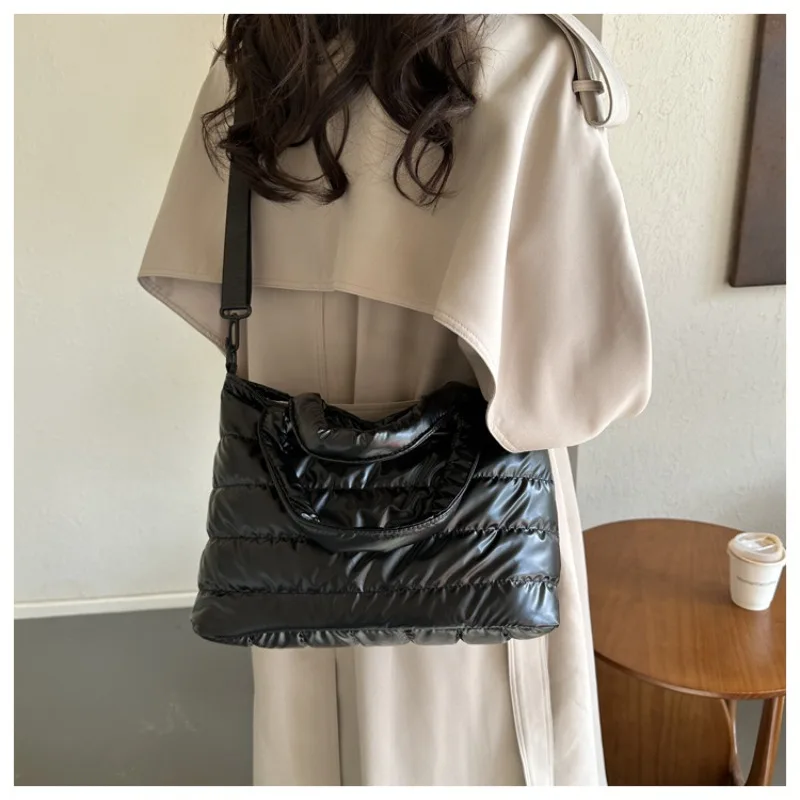 Cotton Jacket Crossbody Bag Large Capacity Leisure Commuting Shoulder Bag Women's New Fashion Handbag Stylish Crossbody Bag
Cotton Jacket Crossbody Bag Large Capacity Leisure Commuting Shoulder Bag Women's New Fashion Handbag Stylish Crossbody Bag