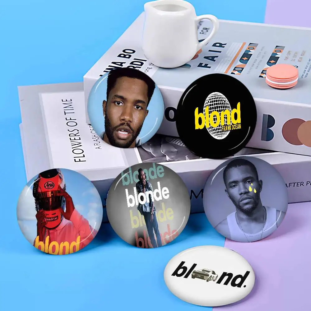 Singer Frank Ocean Boy Band Music Soft Button Pin Round Metal Badge Lapel Pin Parts Gift Friends Kid Jewelry
Singer Frank Ocean Boy Band Music Soft Button Pin Round Metal Badge Lapel Pin Parts Gift Friends Kid Jewelry