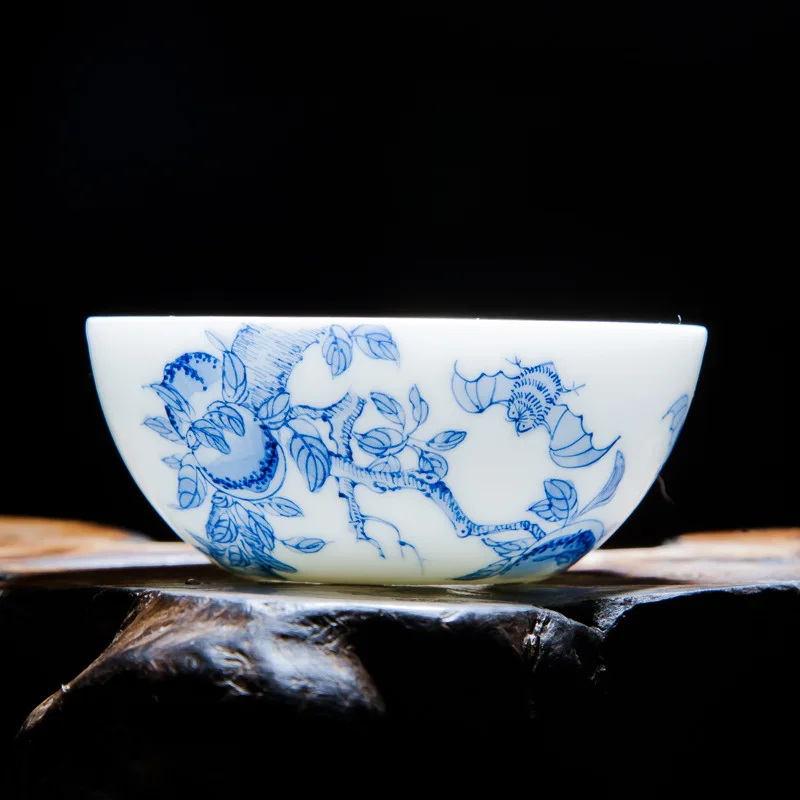Jingdezhen Porcelain Hand Painted Pu'er Cup Blue and White Set Tasting Personal Single
Jingdezhen Porcelain Hand Painted Pu'er Cup Blue and White Set Tasting Personal Single