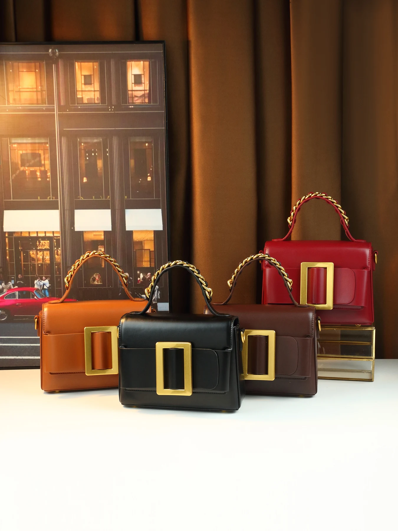 Korean version of fashionable solid color belt buckle small square bag women's versatile handbag
Korean version of fashionable solid color belt buckle small square bag women's versatile handbag