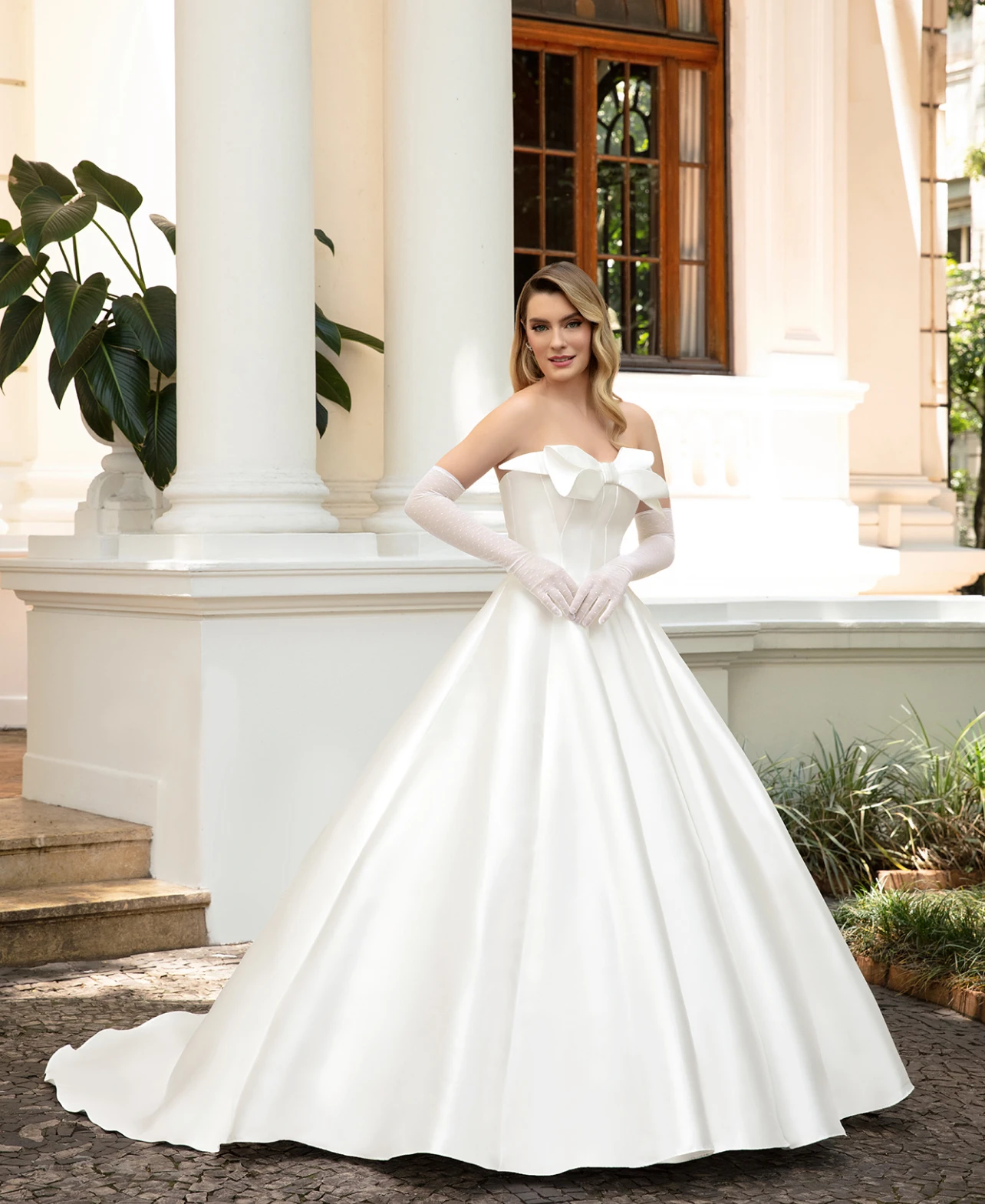 Customized white bow satin wedding dress, elegant lady sleeveless A-line dress, wedding dress Vestidos de novia
Customized white bow satin wedding dress, elegant lady sleeveless A-line dress, wedding dress Vestidos de novia