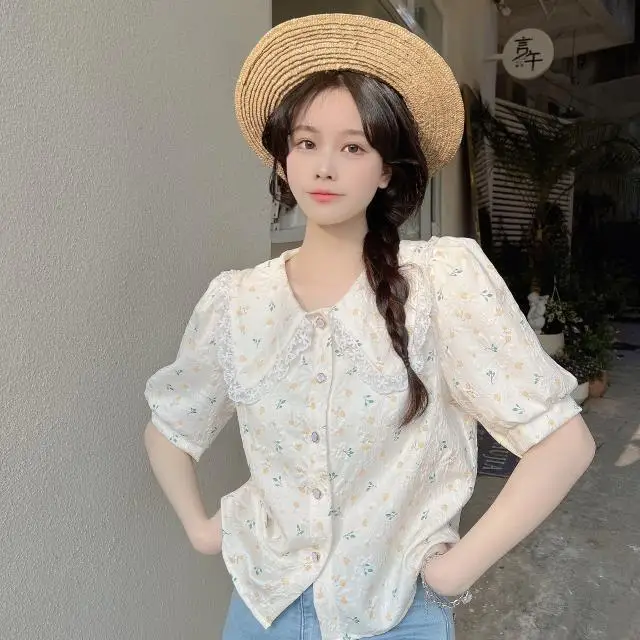 Gagarich Floral Bubble Short Sleeve Top 2025 Summer New Women Clothing Design Niche French Sweet Doll Neck Small Shirt
Gagarich Floral Bubble Short Sleeve Top 2025 Summer New Women Clothing Design Niche French Sweet Doll Neck Small Shirt