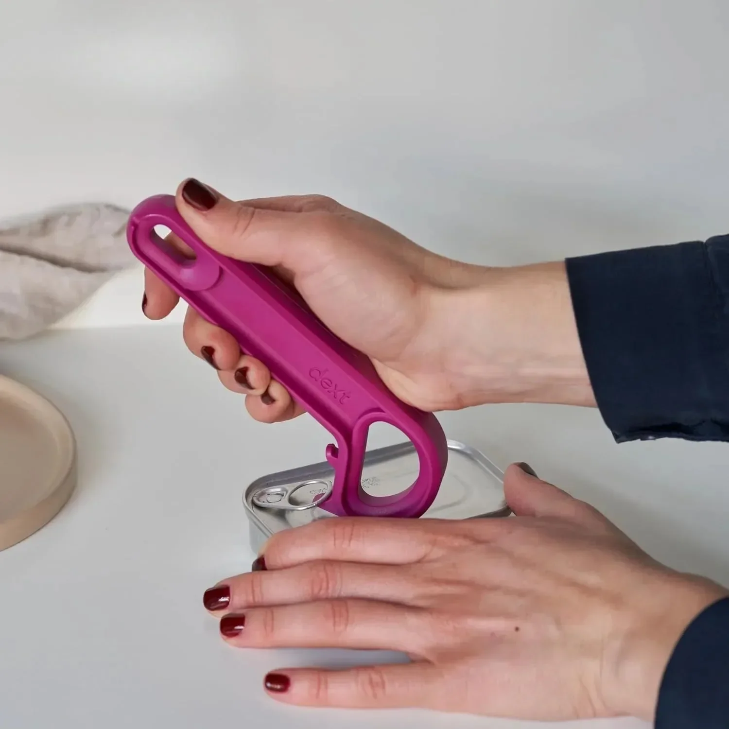 Pop-up Ring Makes Can Opening Easier Pull-ring Can Opener Manual Gift for People with Arthritis MS or Parkinson's
Pop-up Ring Makes Can Opening Easier Pull-ring Can Opener Manual Gift for People with Arthritis MS or Parkinson's