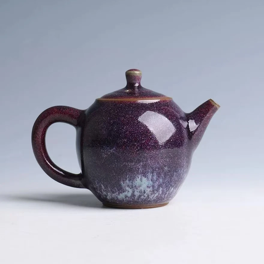 Jun Kiln Jun Porcelain Wood-fired Natural Raw Material Water Drop Vessel Teapot Home Living Health Care Pot by Yang Hao
Jun Kiln Jun Porcelain Wood-fired Natural Raw Material Water Drop Vessel Teapot Home Living Health Care Pot by Yang Hao
