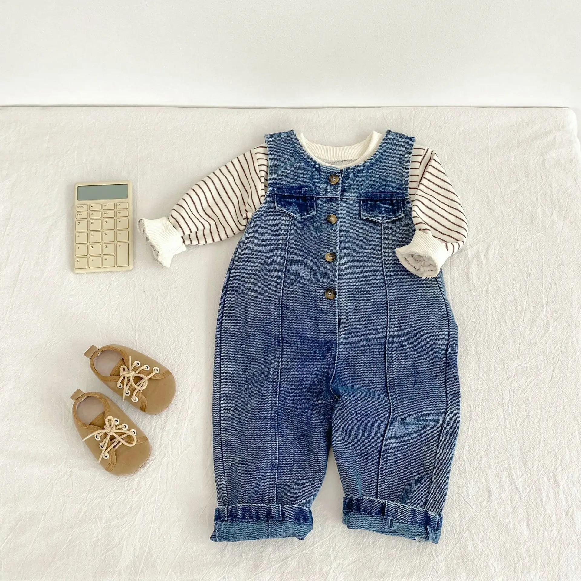 Infant Girl Casual Romper Children Denim Overalls Cute Toddler Clothes 2025 Autumn New Baby Sleeveless Denim Jumpsuit
Infant Girl Casual Romper Children Denim Overalls Cute Toddler Clothes 2025 Autumn New Baby Sleeveless Denim Jumpsuit