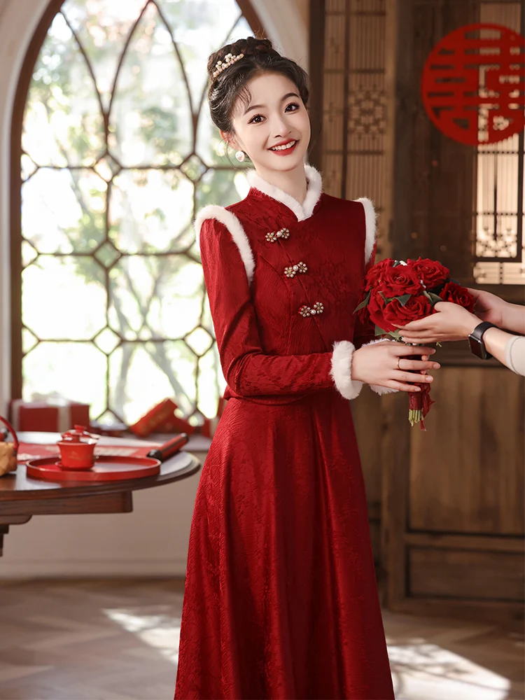 Красное длинное свадебное платье для невесты, зимнее, для церемонии бракосочетания, на заказ, элегантное, в китайском стиле, ципао, вечернее
Красное длинное свадебное платье для невесты, зимнее, для церемонии бракосочетания, на заказ, элегантное, в китайском стиле, ципао, вечернее