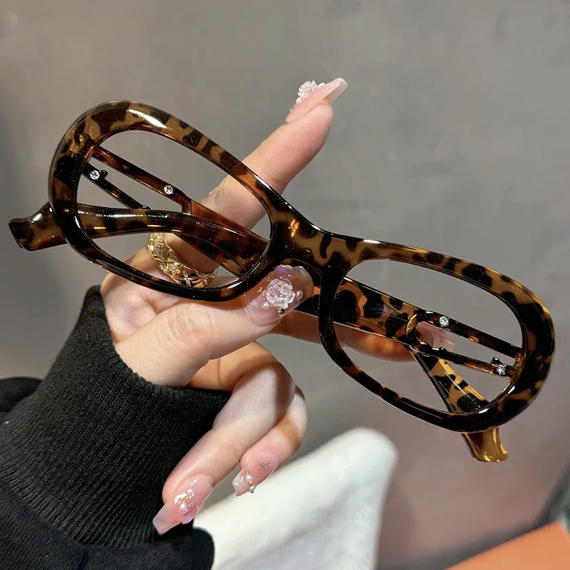 New Fashion Lady Reading Glasses for Woman Blue Light Filter Prescription Hyperopia Eyeglasses Special Brand Design Frame
New Fashion Lady Reading Glasses for Woman Blue Light Filter Prescription Hyperopia Eyeglasses Special Brand Design Frame