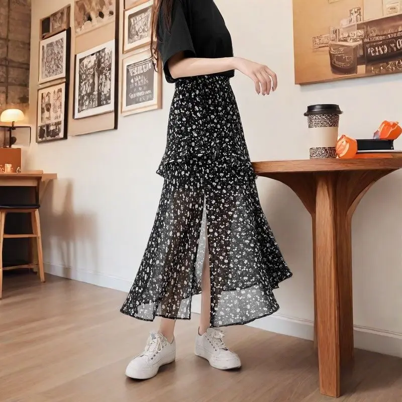 2026 New Floral Print Chiffon Skirt Women Summer Midi Long Thin A-line Skirts Female Fashion High Waist Loose Skirts U106
2026 New Floral Print Chiffon Skirt Women Summer Midi Long Thin A-line Skirts Female Fashion High Waist Loose Skirts U106