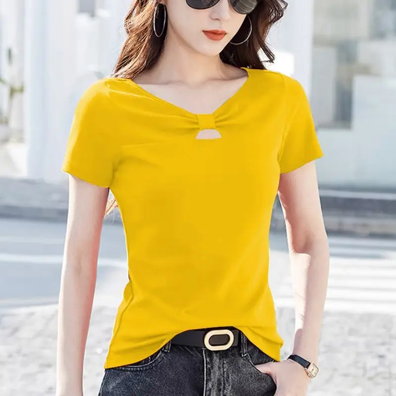 Women Yellow Solid Color V Neck Short Sleeve T Shirt Casual Regular Fit Top for Summer Office Wear Comfortable Lightweight Tee
Women Yellow Solid Color V Neck Short Sleeve T Shirt Casual Regular Fit Top for Summer Office Wear Comfortable Lightweight Tee