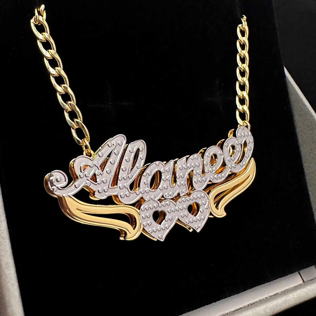 Custom Two Tone Name Necklace with Peach Heart Personalized Hip Hop Name Necklace with Cuban Chain Valentine's Day Gift
Custom Two Tone Name Necklace with Peach Heart Personalized Hip Hop Name Necklace with Cuban Chain Valentine's Day Gift