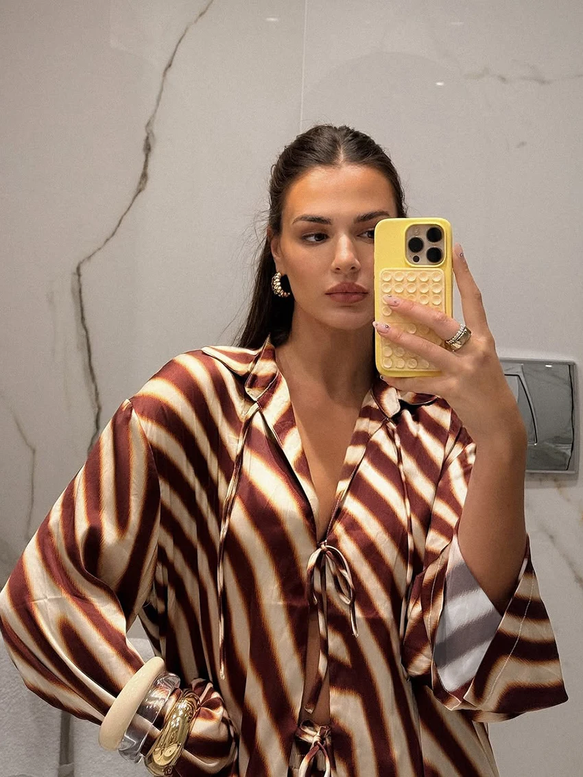 Marthaqiqi Printing Women Nightgowns Suit Turn-Down Collar Pajamas Long Sleeve Robe Lace Up Nightwear Shorts Nightie 2 Piece Set
Marthaqiqi Printing Women Nightgowns Suit Turn-Down Collar Pajamas Long Sleeve Robe Lace Up Nightwear Shorts Nightie 2 Piece Set