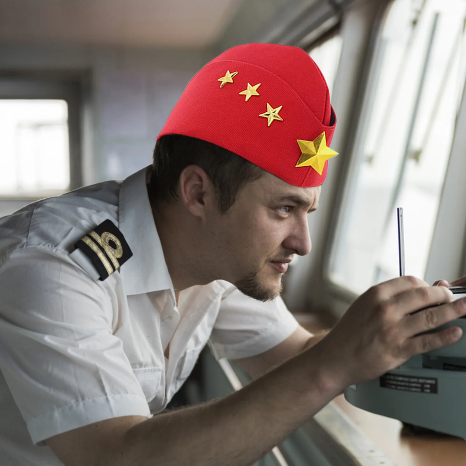 Sailor Dance Hat Red Halloween Costume Beret Military Cap Stewardess Boat Cap Easy Match Outfit Warm Stylish British Peaked Hat
Sailor Dance Hat Red Halloween Costume Beret Military Cap Stewardess Boat Cap Easy Match Outfit Warm Stylish British Peaked Hat