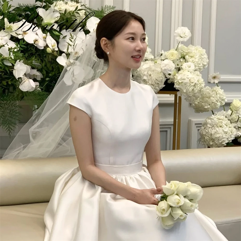 Bowith O-Neck Cap Sleeves Satin Wedding Dresses Customized Bridal Gown A-line Sweep Train Photo Shoot Dresses 
Bowith O-Neck Cap Sleeves Satin Wedding Dresses Customized Bridal Gown A-line Sweep Train Photo Shoot Dresses