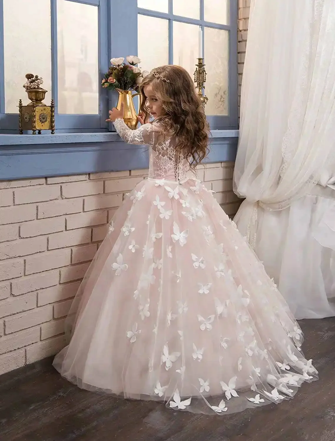 Customized Flower Girl Dress For Wedding Appliques Lace Tulle Long Sleeve Floor Length Kids Birthday First Communion Gown
Customized Flower Girl Dress For Wedding Appliques Lace Tulle Long Sleeve Floor Length Kids Birthday First Communion Gown