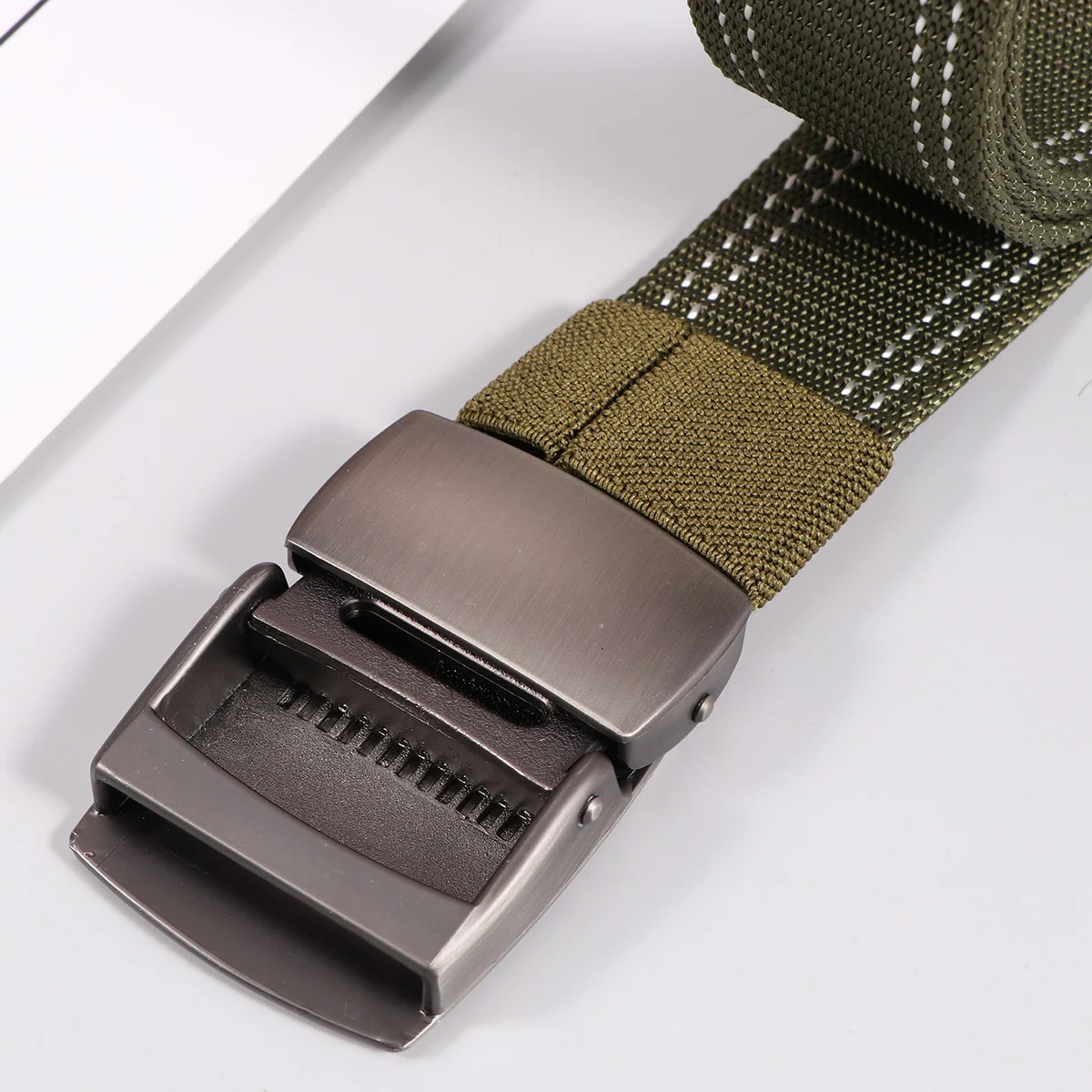 1pc Canvas Belt Green Lightweight Adjustable Men Waist Band For Outdoor Training Casual Wear Breathable Nylon Webbing
1pc Canvas Belt Green Lightweight Adjustable Men Waist Band For Outdoor Training Casual Wear Breathable Nylon Webbing