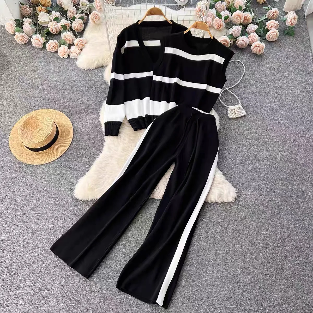 2024 New Autumn and Winter Fashion Striped Knitted Pants Knitted Cardigan + Vest + Wide Leg Trousers Three-piece Set
2024 New Autumn and Winter Fashion Striped Knitted Pants Knitted Cardigan + Vest + Wide Leg Trousers Three-piece Set