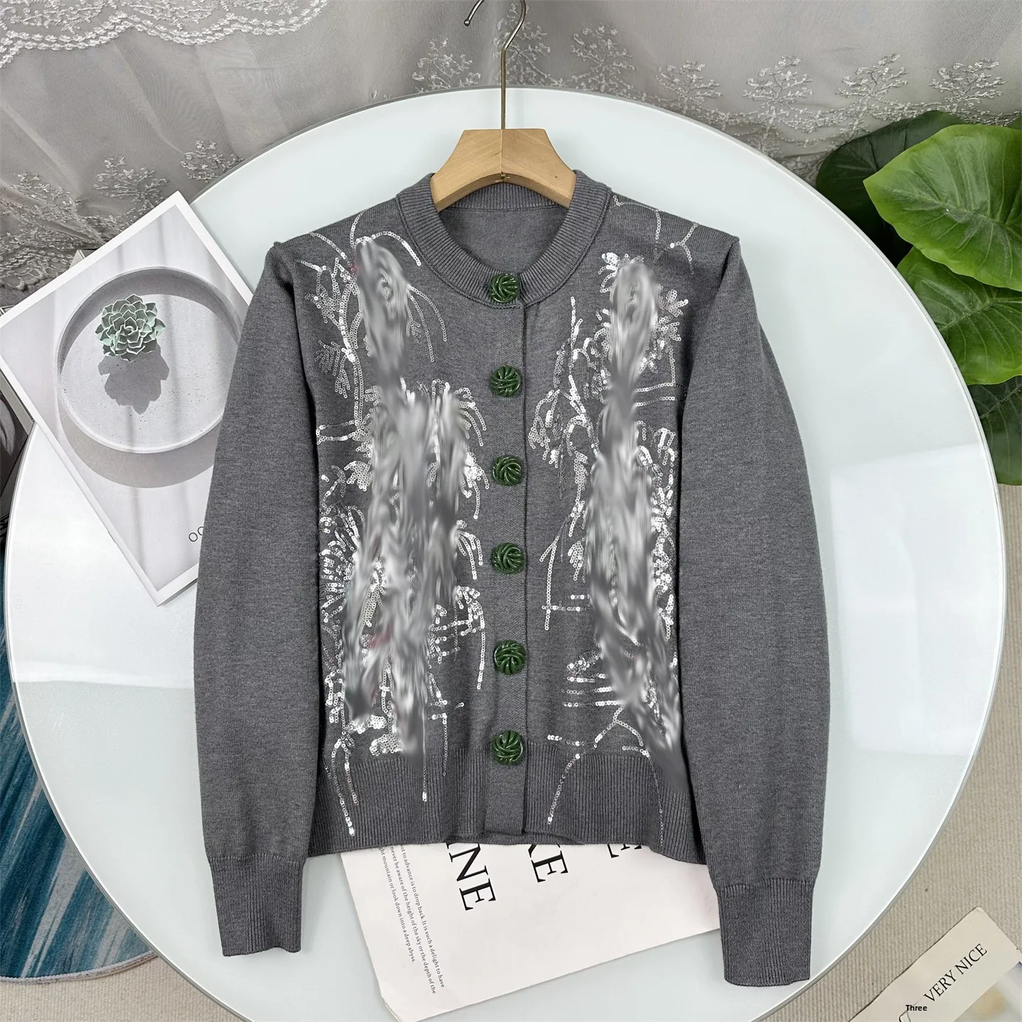 Charming Knitted round Neck Open Cardigan Women's Sweater with Ceramic Button Decoration Sequin Decorated Casual Style Long S...
Charming Knitted round Neck Open Cardigan Women's Sweater with Ceramic Button Decoration Sequin Decorated Casual Style Long S...