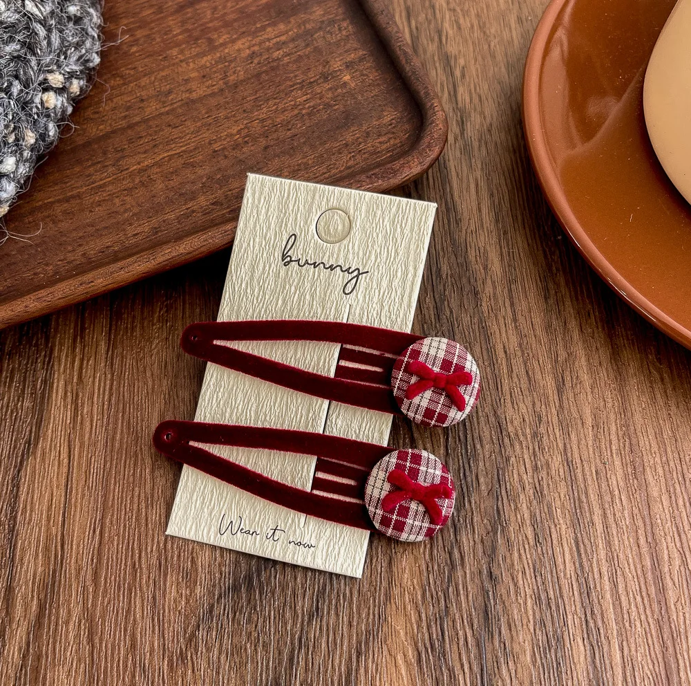 2pcs Velvet Water Drop Button BB Clip Children Hair Accessories Retro Fashion Girls Back Head Bangs Side Clip Headwear Hair Clip
2pcs Velvet Water Drop Button BB Clip Children Hair Accessories Retro Fashion Girls Back Head Bangs Side Clip Headwear Hair Clip