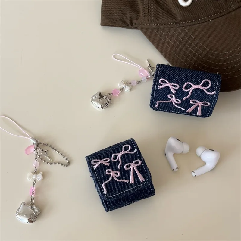 New Cowboy Bow Tie Style Anti-fall Earphone Case with Decorations For Apple Airpods 2 Pro2 Airpods 3 Airpods 4 Bluetooth Cover
New Cowboy Bow Tie Style Anti-fall Earphone Case with Decorations For Apple Airpods 2 Pro2 Airpods 3 Airpods 4 Bluetooth Cover