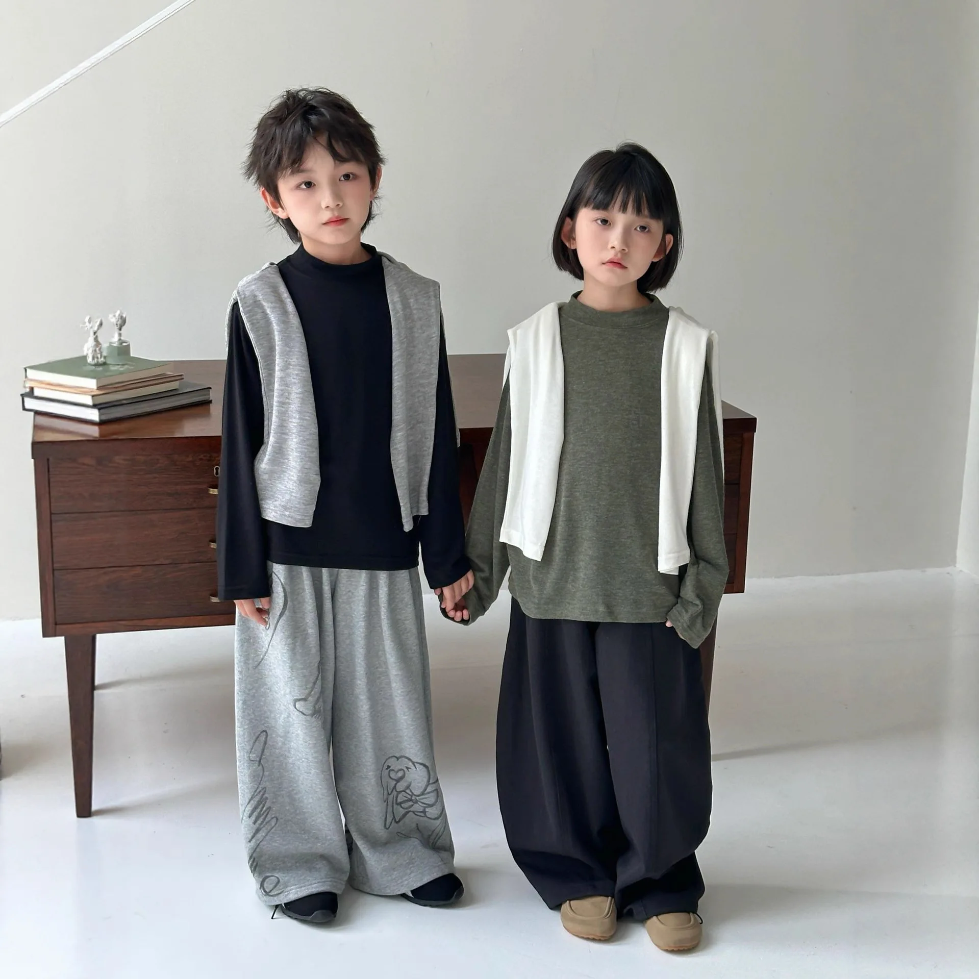 Childrens Top Spring Autumn New Korean Versatile Half High Collar Solid Color Bottom Shirt Soft and Comfortable Daily Wear
Childrens Top Spring Autumn New Korean Versatile Half High Collar Solid Color Bottom Shirt Soft and Comfortable Daily Wear