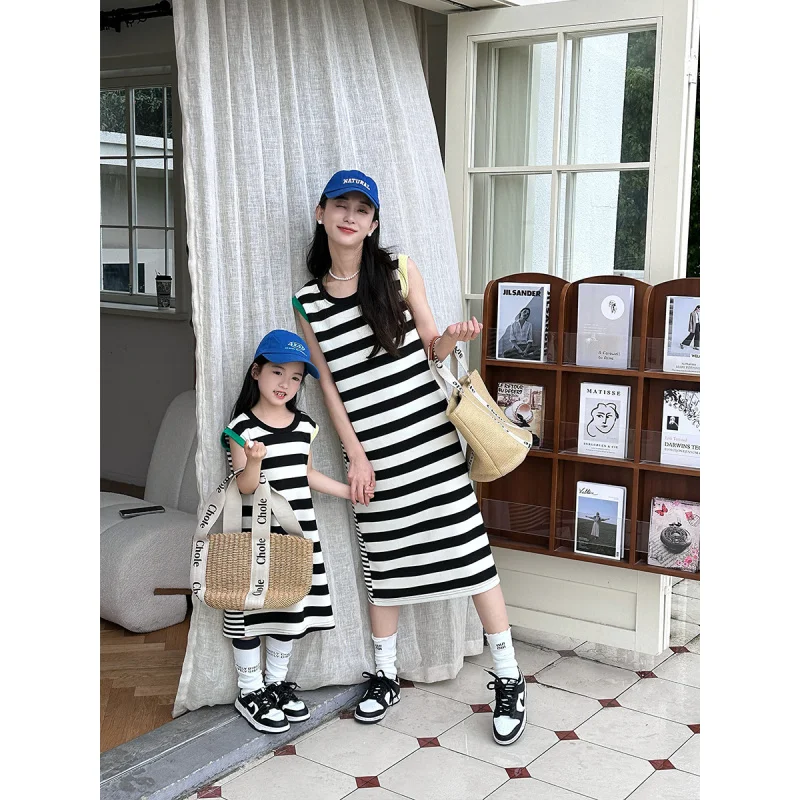 Parent-Child Outfit Summer New Trendy Mother and Daughter Outfits Color Block Sleeves Casual StripesTMid-length Dress
Parent-Child Outfit Summer New Trendy Mother and Daughter Outfits Color Block Sleeves Casual StripesTMid-length Dress