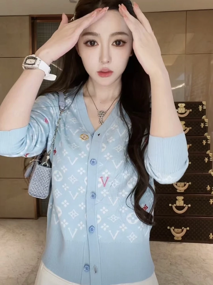 Женский вязаный кардиган Sakura Ocean с вышивкой, осенний, модный, белый, в стиле «Маленькая Франция»
Женский вязаный кардиган Sakura Ocean с вышивкой, осенний, модный, белый, в стиле «Маленькая Франция»