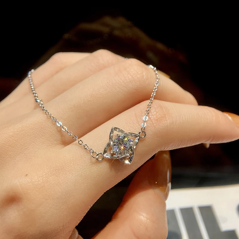 GRA 1CT Four Leaf Clover Certified Moissanite Diamond Bracelet For Women Gift Real 925 Sterling Silver High Quality Fine Jewelry
GRA 1CT Four Leaf Clover Certified Moissanite Diamond Bracelet For Women Gift Real 925 Sterling Silver High Quality Fine Jewelry