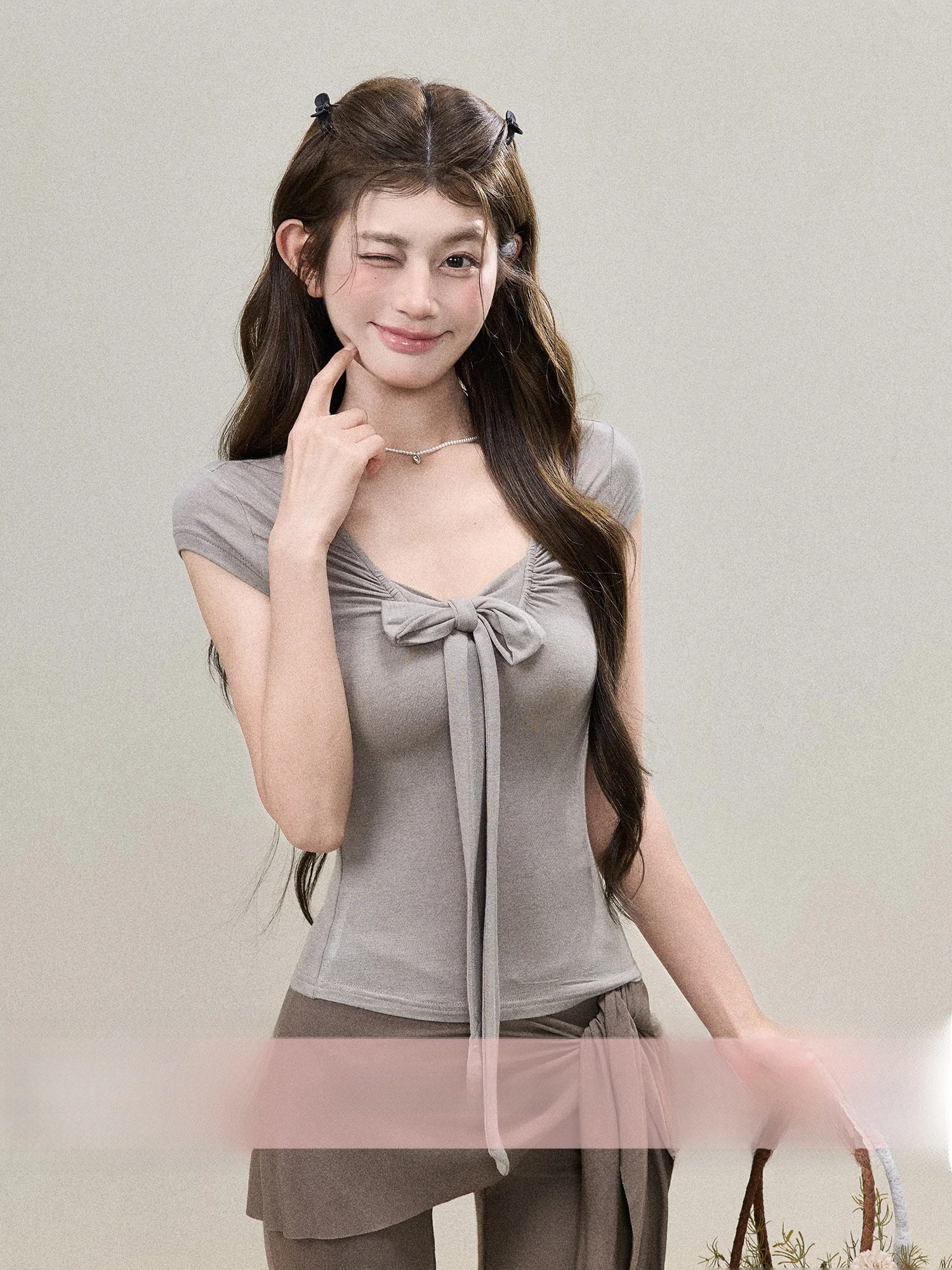 BBT Sweety Pure Desire U-Neck Knot Waist-Cinching Short Sleeve T-Shirt Women's Slimming Summer Top Casual Style
BBT Sweety Pure Desire U-Neck Knot Waist-Cinching Short Sleeve T-Shirt Women's Slimming Summer Top Casual Style