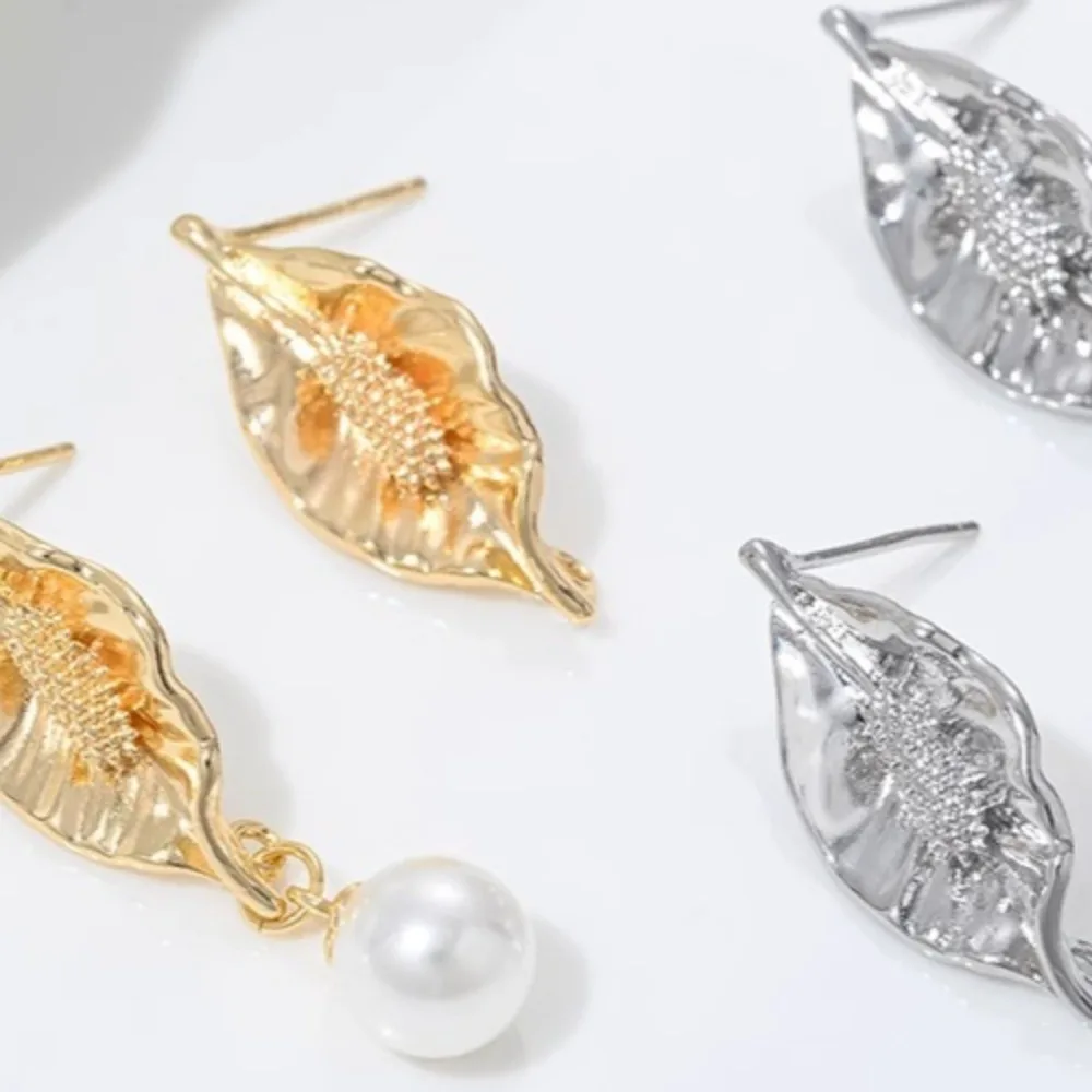 Copper 14K Gold Color Three-dimensional Folded Leaf with Suspender Earrings DIY Handmade Earrings Jewelry Accessories Material
Copper 14K Gold Color Three-dimensional Folded Leaf with Suspender Earrings DIY Handmade Earrings Jewelry Accessories Material