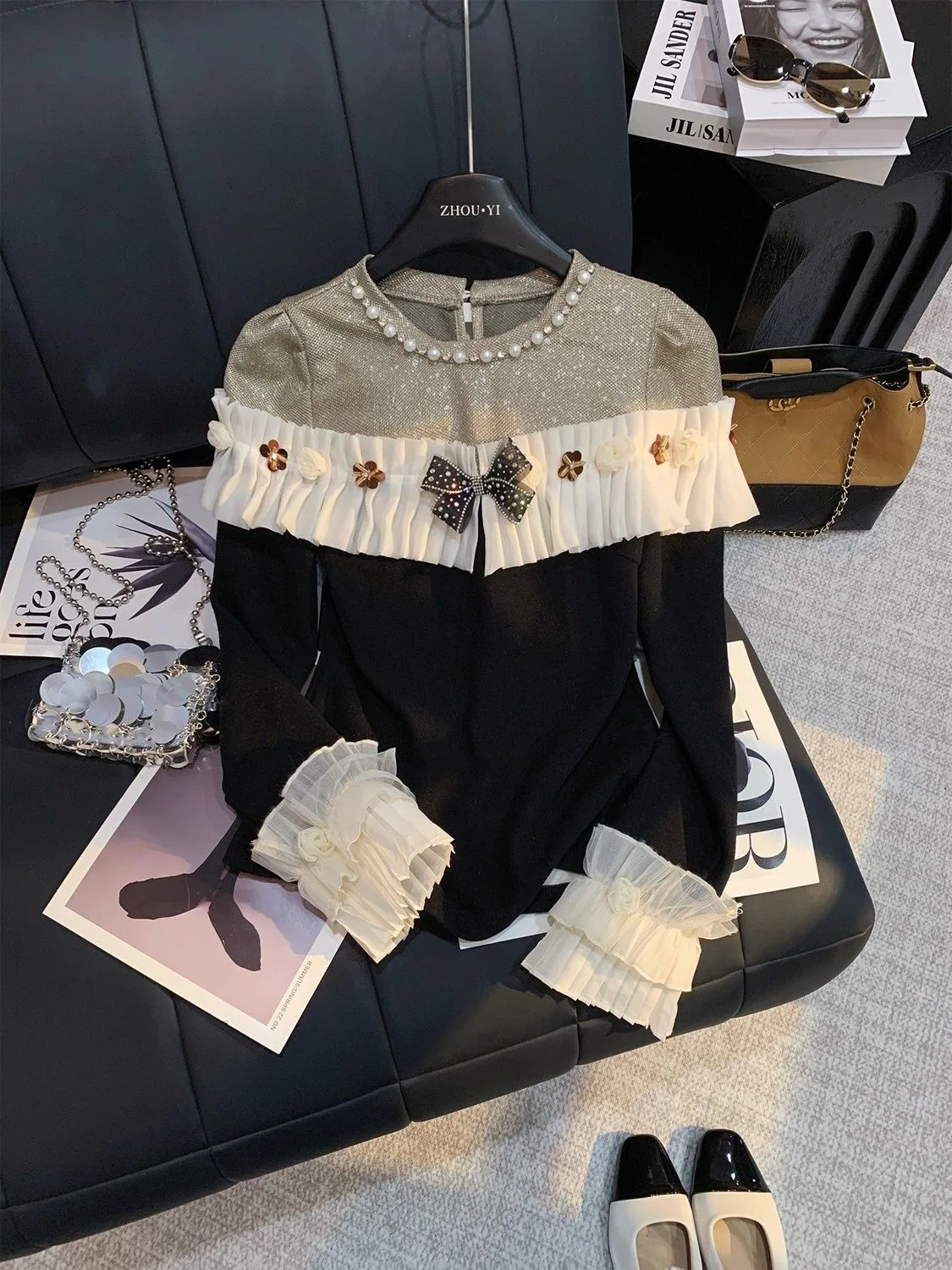 French Style Long Sleeve T-Shirt Women's Premium Color Block Lace Knot Design Top for Autumn Season New Arrival
French Style Long Sleeve T-Shirt Women's Premium Color Block Lace Knot Design Top for Autumn Season New Arrival