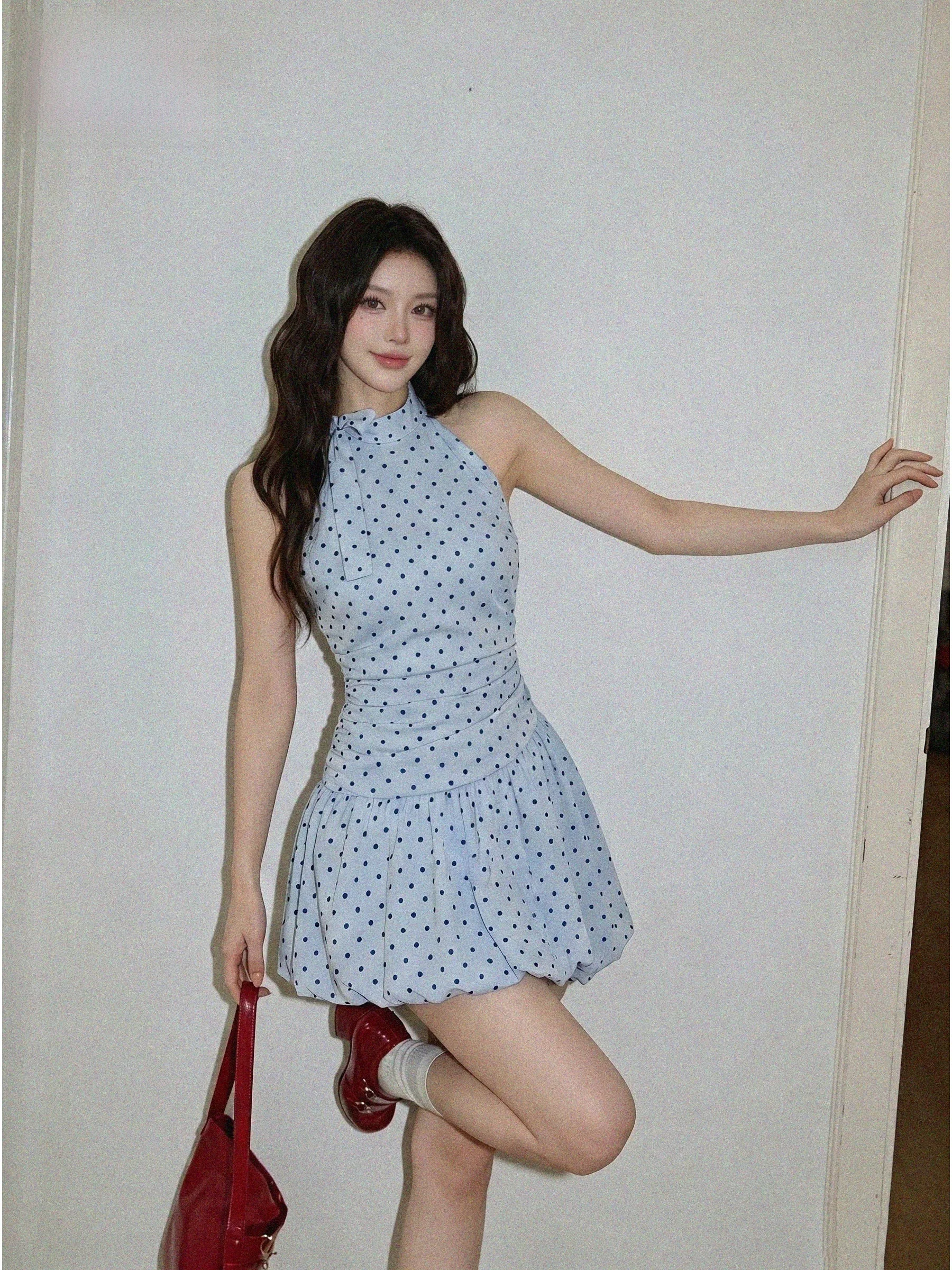 Blue Polka Dot Halter Neck Dress Women's Summer Slimming Beach Vacation Short Skirt Casual Style Gathered Waist Beach Outfit
Blue Polka Dot Halter Neck Dress Women's Summer Slimming Beach Vacation Short Skirt Casual Style Gathered Waist Beach Outfit