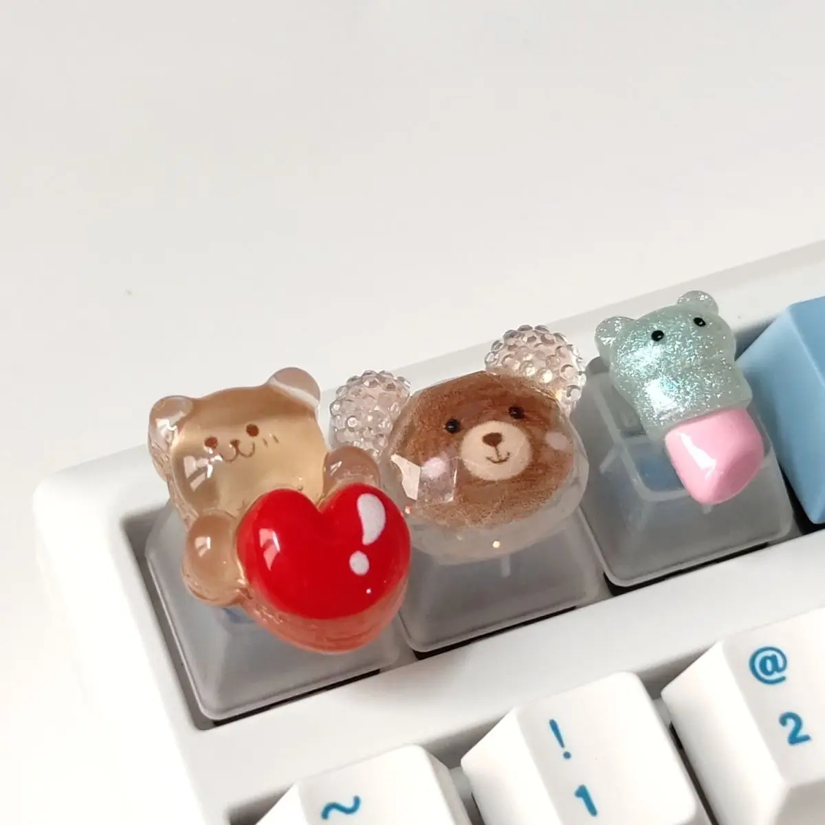 Bear love avatar lipstick mechanical keyboard personalized keycap cross shaft available R4
Bear love avatar lipstick mechanical keyboard personalized keycap cross shaft available R4