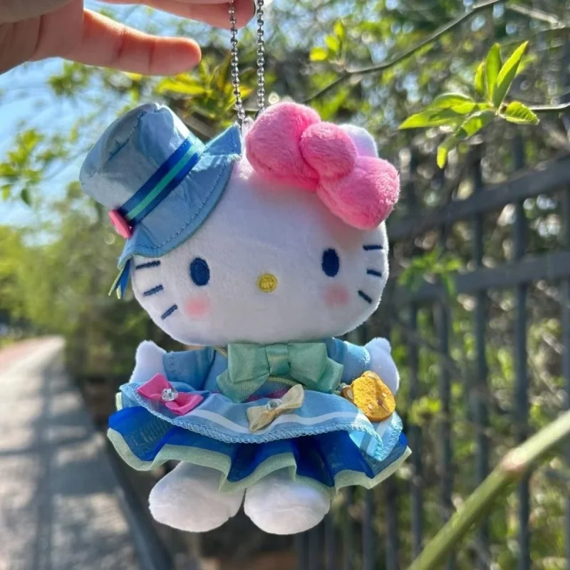 Cartoon Sanrio Hello Kitty Hat Bow Blue and Green Dress Plush Stuffed Doll Keychain Canvas Bag Hanging Decoration Holiday Gift
Cartoon Sanrio Hello Kitty Hat Bow Blue and Green Dress Plush Stuffed Doll Keychain Canvas Bag Hanging Decoration Holiday Gift