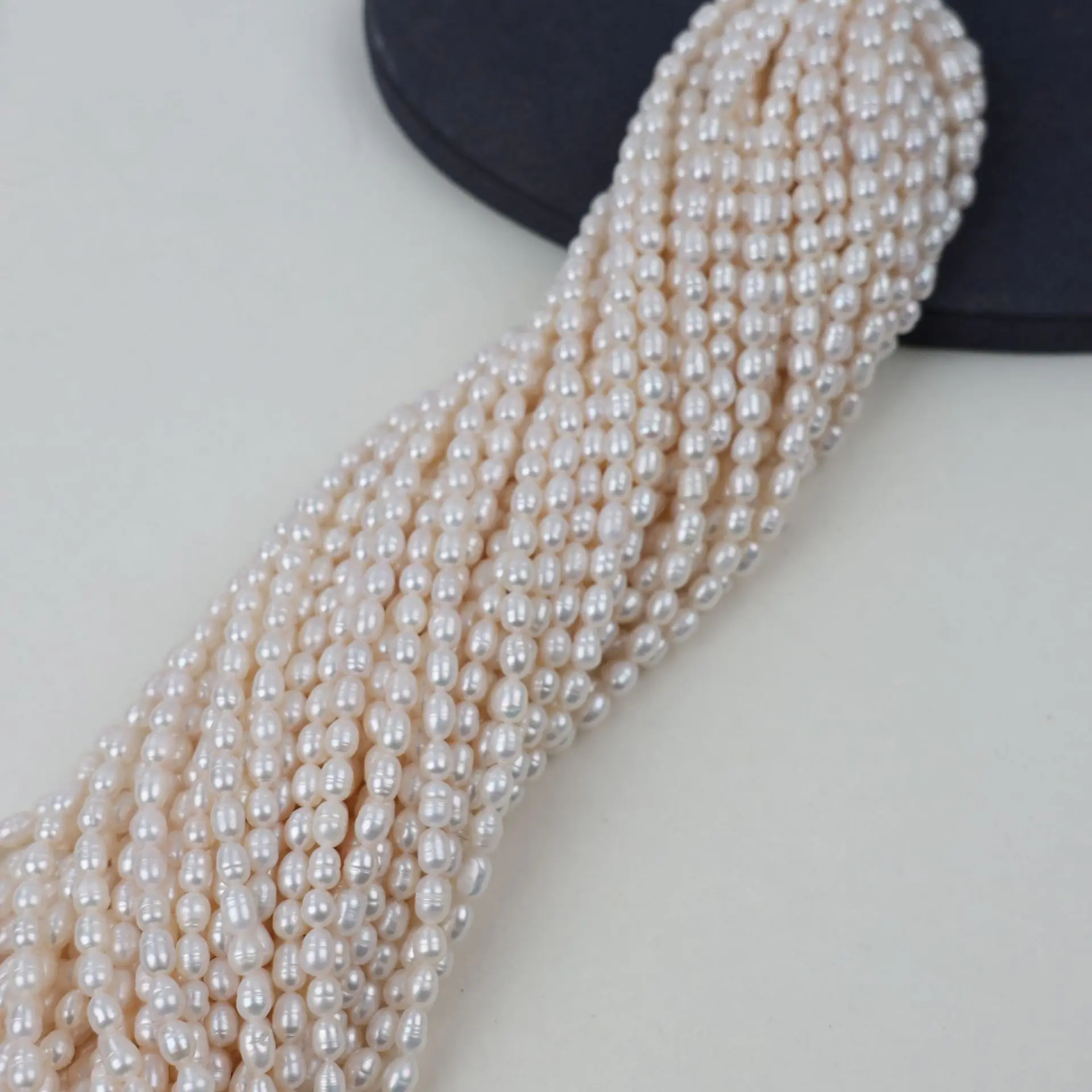 White Freshwater Pearl 5-6mm Threaded Pearls Necklace Semi-Finished Product DIY Handmade Accessory Loose Beads Making Jewelry
White Freshwater Pearl 5-6mm Threaded Pearls Necklace Semi-Finished Product DIY Handmade Accessory Loose Beads Making Jewelry