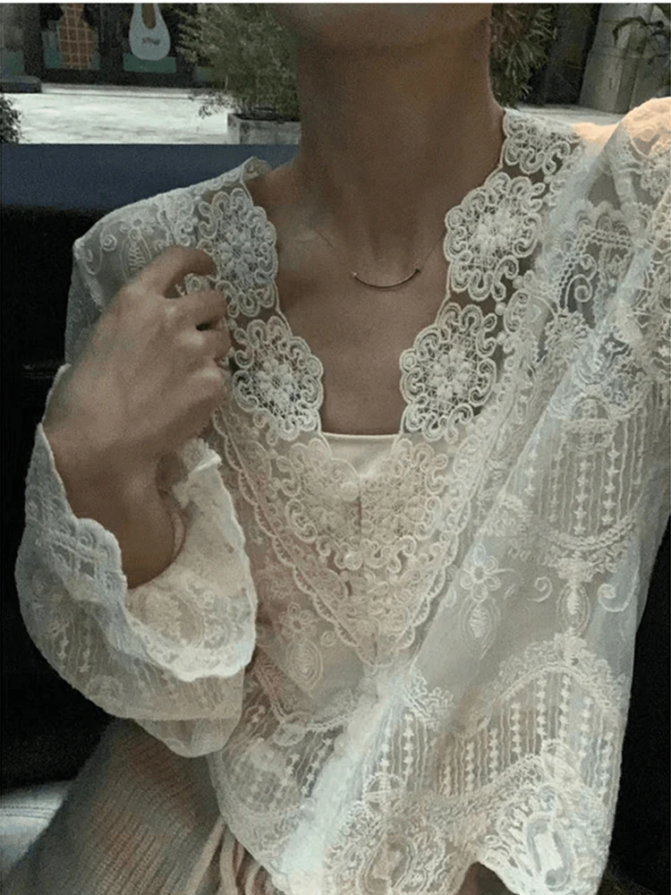 Свободное кружево, прозрачный V-образный ort Base irt, корейский Sle Bell Sve, осень-зима, Новое поступление, многослойный топ, прямой крой
Свободное кружево, прозрачный V-образный ort Base irt, корейский Sle Bell Sve, осень-зима, Новое поступление, многослойный топ, прямой крой