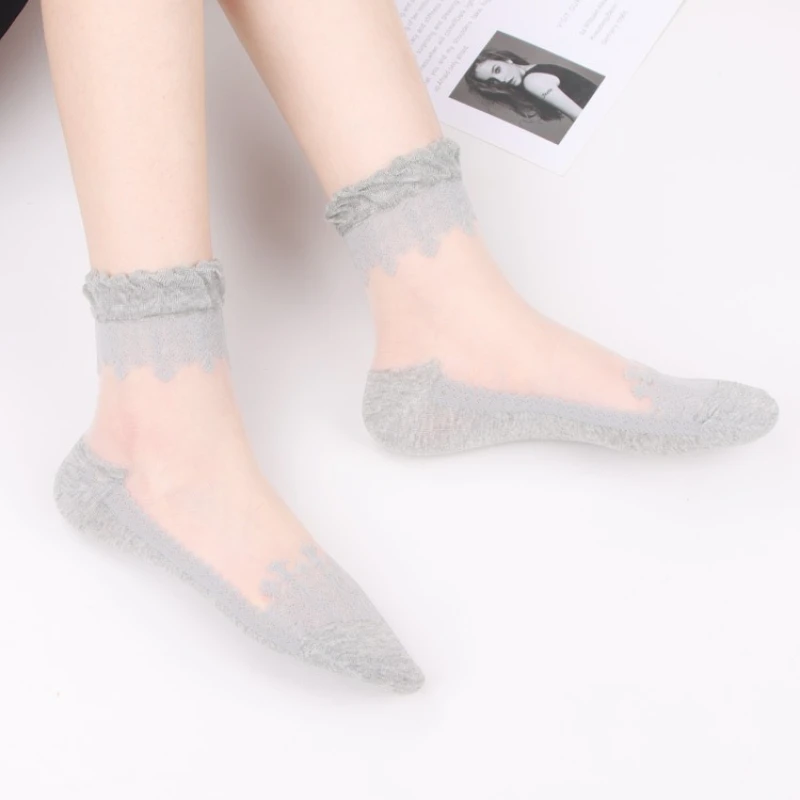 Women Lace Short Socks Anti Slip Breathable Crystal Socks Thin Mid Tube Cotton Sole Glass Stockings for Girls
Women Lace Short Socks Anti Slip Breathable Crystal Socks Thin Mid Tube Cotton Sole Glass Stockings for Girls
